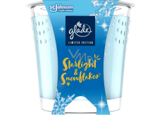 Glade Starlight & Snowflakes s vôňou zimných nocí a snehových vločiek vonná sviečka v skle, doba horenia až 38 hodín 129 g